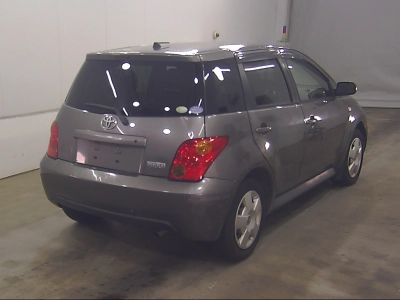 TOYOTA IST