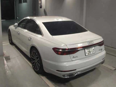 AUDI A8