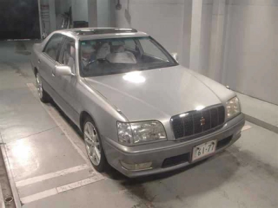 TOYOTA CROWN MAJESTA