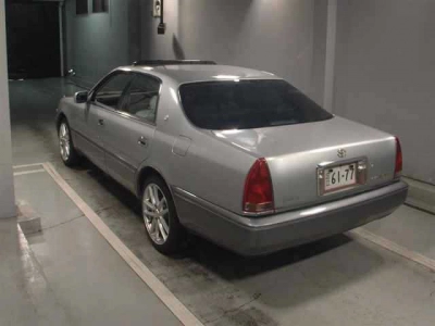 TOYOTA CROWN MAJESTA