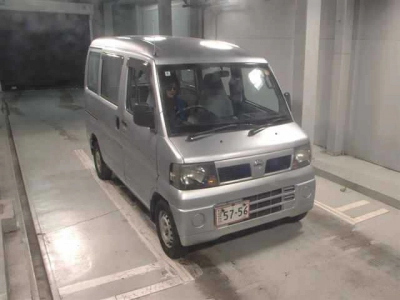 NISSAN CLIPPER VAN