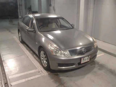 NISSAN SKYLINE