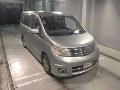 NISSAN SERENA