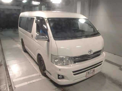 TOYOTA REGIUS ACE