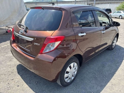 TOYOTA VITZ