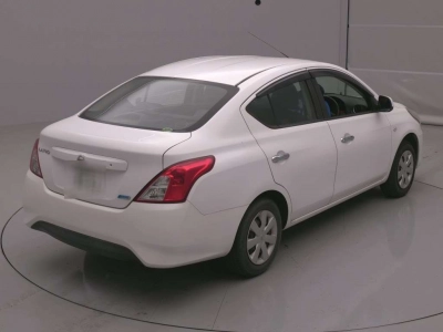 NISSAN TIIDA LATIO