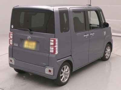 TOYOTA PIXIS MEGA