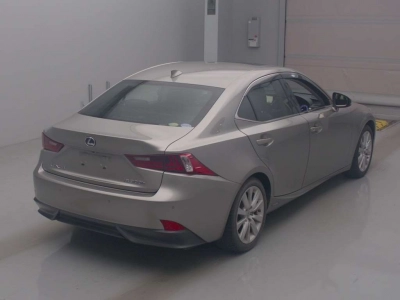 LEXUS IS