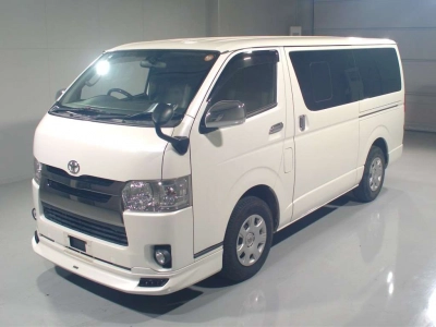 TOYOTA HIACE VAN
