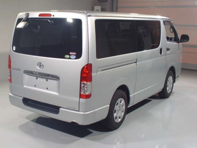 TOYOTA REGIUS VAN