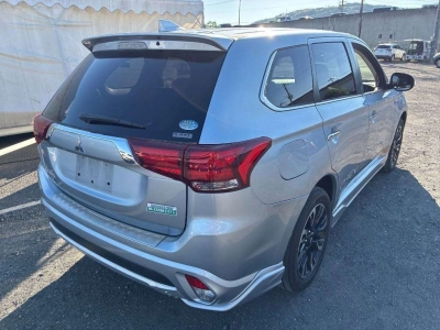 MITSUBISHI OUTLANDER PHEV