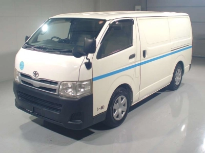 TOYOTA REGIUS VAN