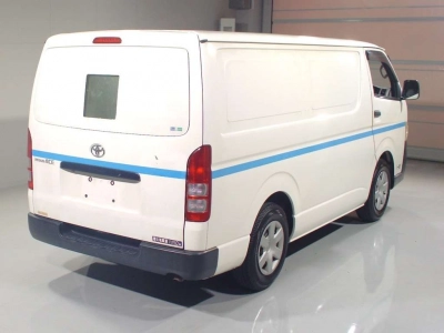 TOYOTA REGIUS VAN