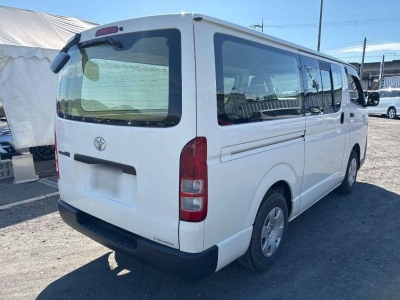 TOYOTA REGIUS VAN
