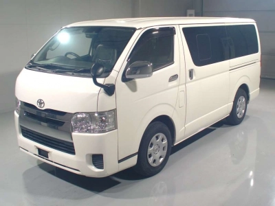 TOYOTA REGIUS VAN