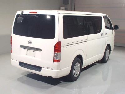 TOYOTA REGIUS VAN