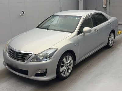 TOYOTA CROWN HYBRID