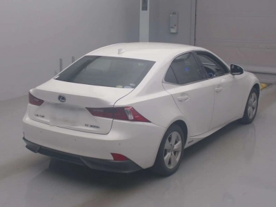 LEXUS IS