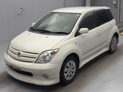 TOYOTA IST