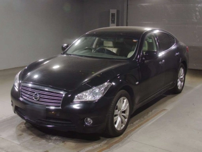NISSAN FUGA