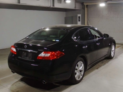 NISSAN FUGA