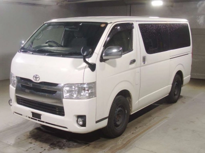 TOYOTA HIACE VAN