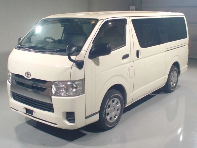 TOYOTA REGIUS VAN