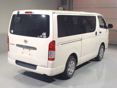 TOYOTA REGIUS VAN