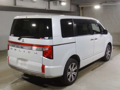 MITSUBISHI DELICA D:5