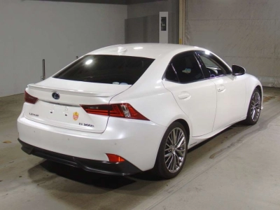 LEXUS IS