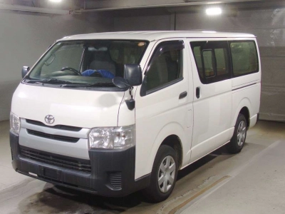 TOYOTA REGIUS VAN
