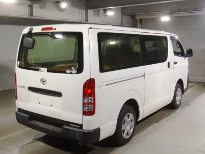 TOYOTA REGIUS VAN