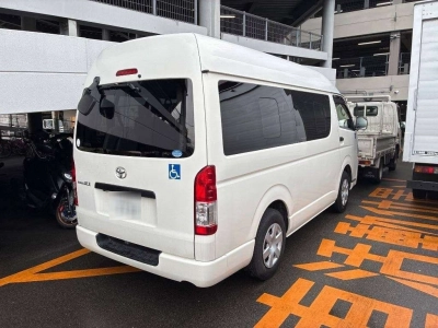 TOYOTA REGIUS VAN