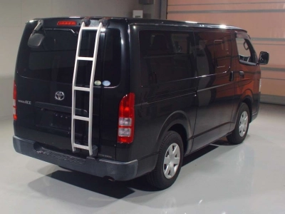 TOYOTA REGIUS VAN