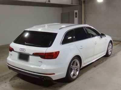 AUDI A4 AVANTE