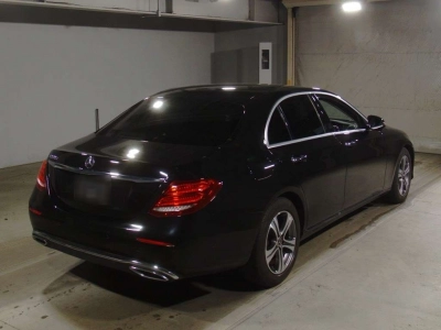 MERCEDES BENZ E CLASS