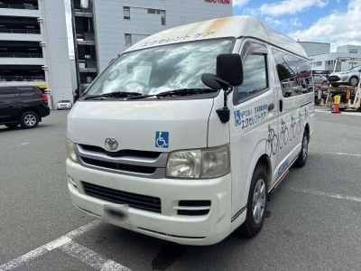 TOYOTA REGIUS VAN