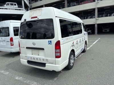 TOYOTA REGIUS VAN
