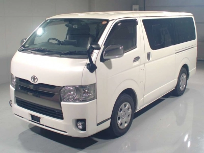 TOYOTA REGIUS VAN