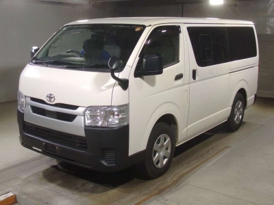 TOYOTA HIACE VAN