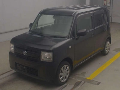 TOYOTA PIXIS SPACE