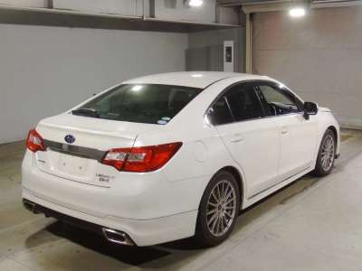 SUBARU LEGACY B4