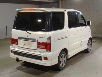 DAIHATSU ATRAI 7
