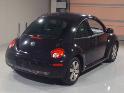 VOLKSWAGEN NEW BEETLE