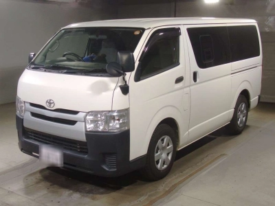 TOYOTA REGIUS VAN