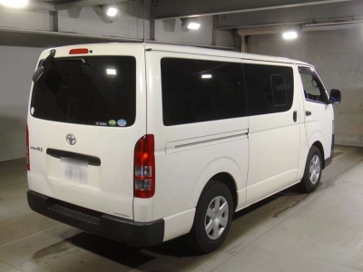 TOYOTA REGIUS VAN