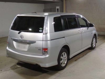 TOYOTA ISIS