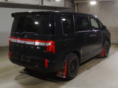 MITSUBISHI DELICA D:5