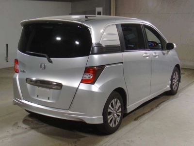 HONDA FREED SPIKE