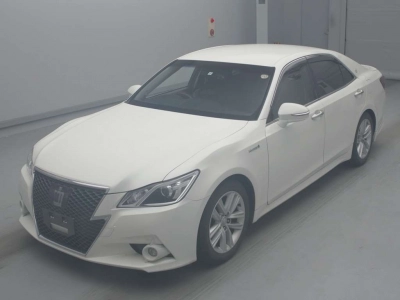 TOYOTA CROWN HYBRID